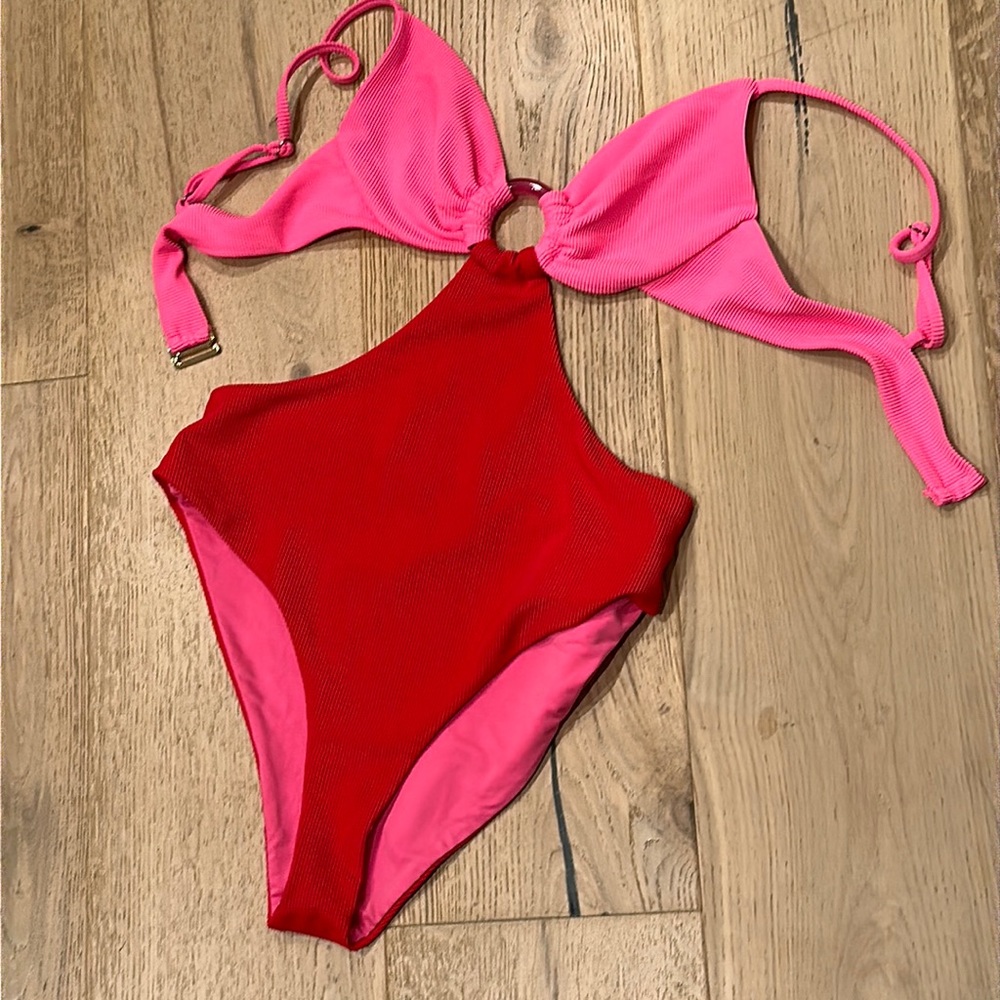 Beach riot one piece size Large
